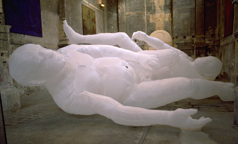 balloon museum's pop air immerses visitors in whimsical inflatable universe in milan