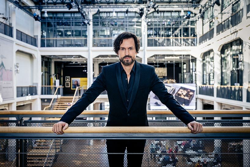 οle scheeren's multimedia exhibition transports visitors to his iconic projects through AR