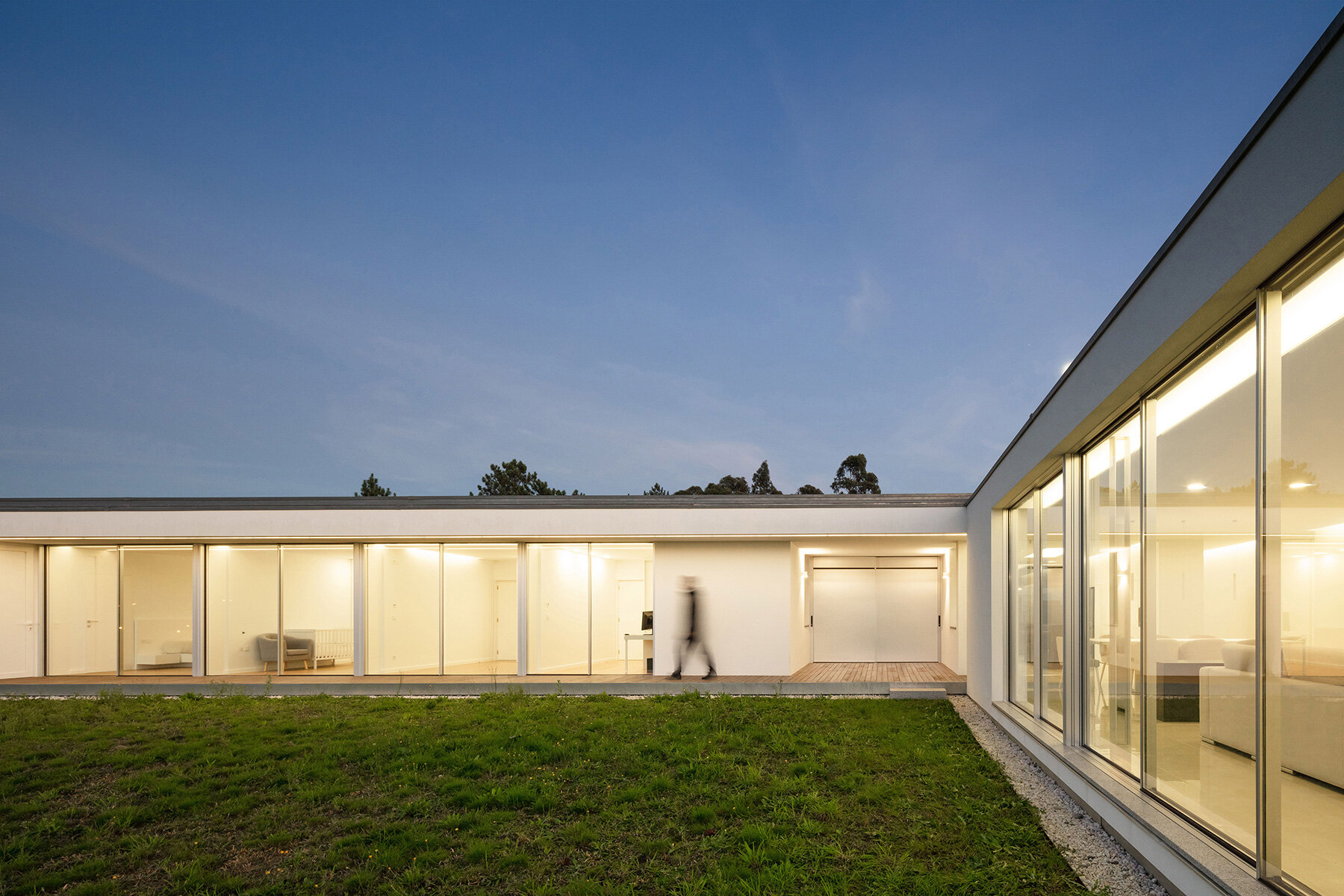 casa-primus-lopes-pertile-architects-portugal-designboom-06a