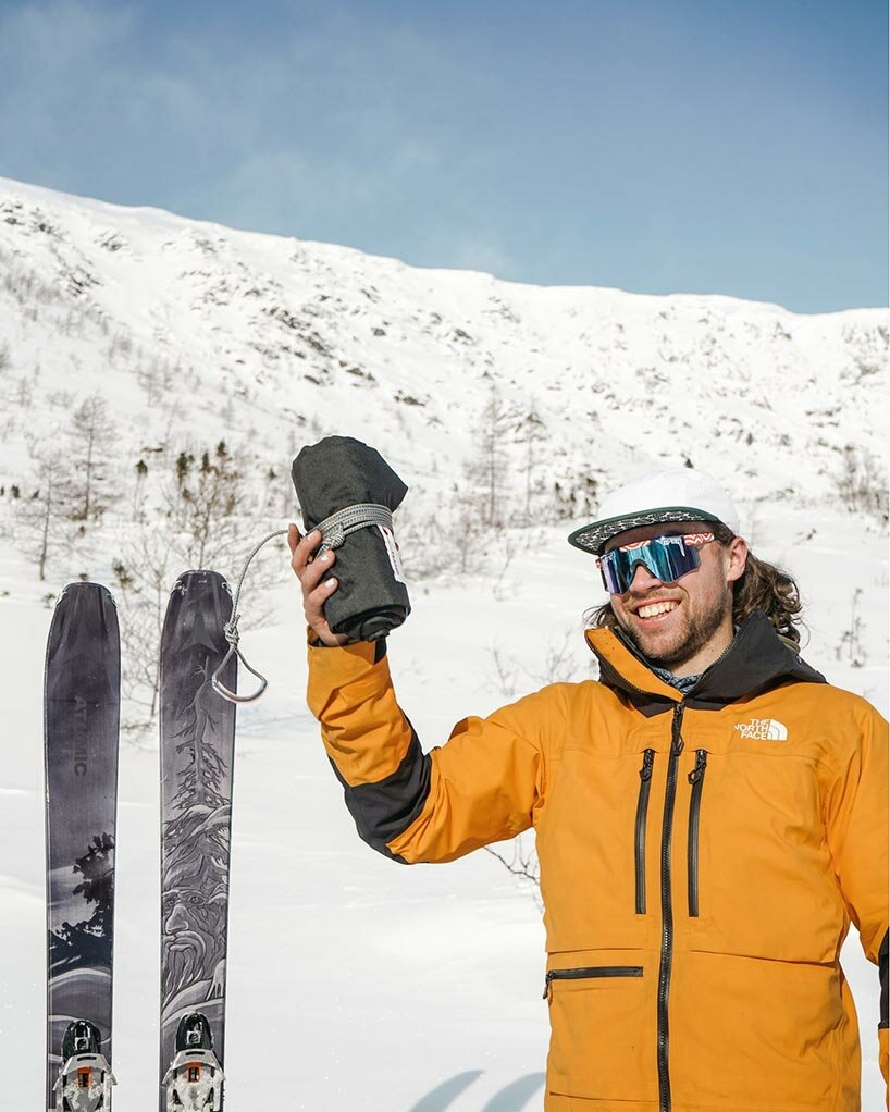 portable and durable 'nanoTRAINO' evacuation sled unfolds in seconds