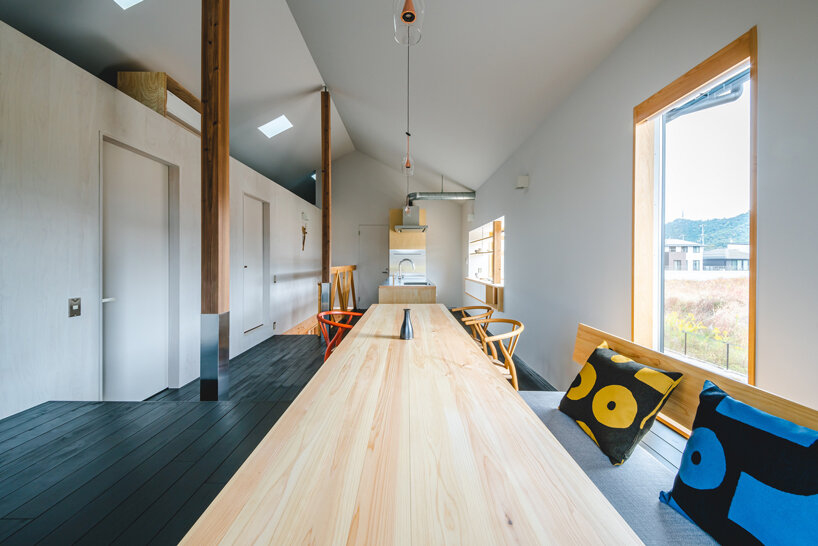 ushijima architects designs japanese house to 'float like a boat as its surroundings change' - 7