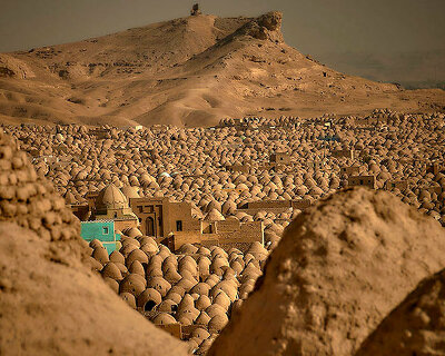 urban fabrics fuse with cemeteries in egyptian desert in manuel alvarez diestro’s photo series