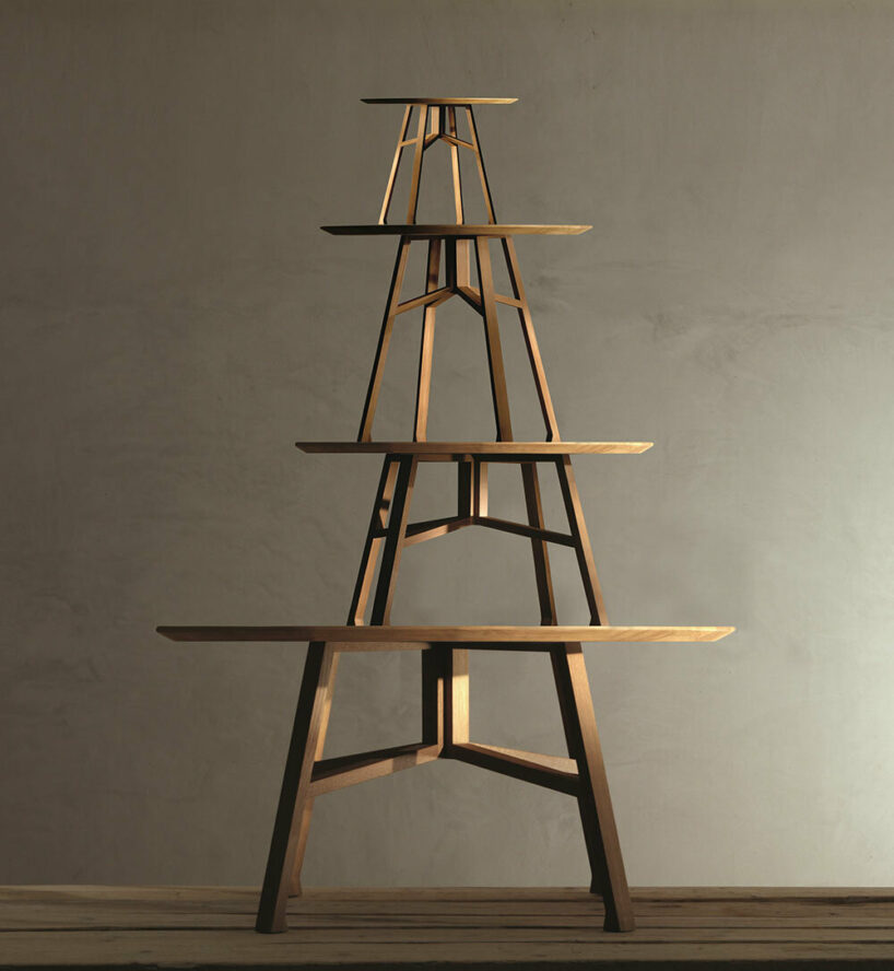 Benedetto,  Natural oak wood, 2007. © Ph. Michele De Lucchi