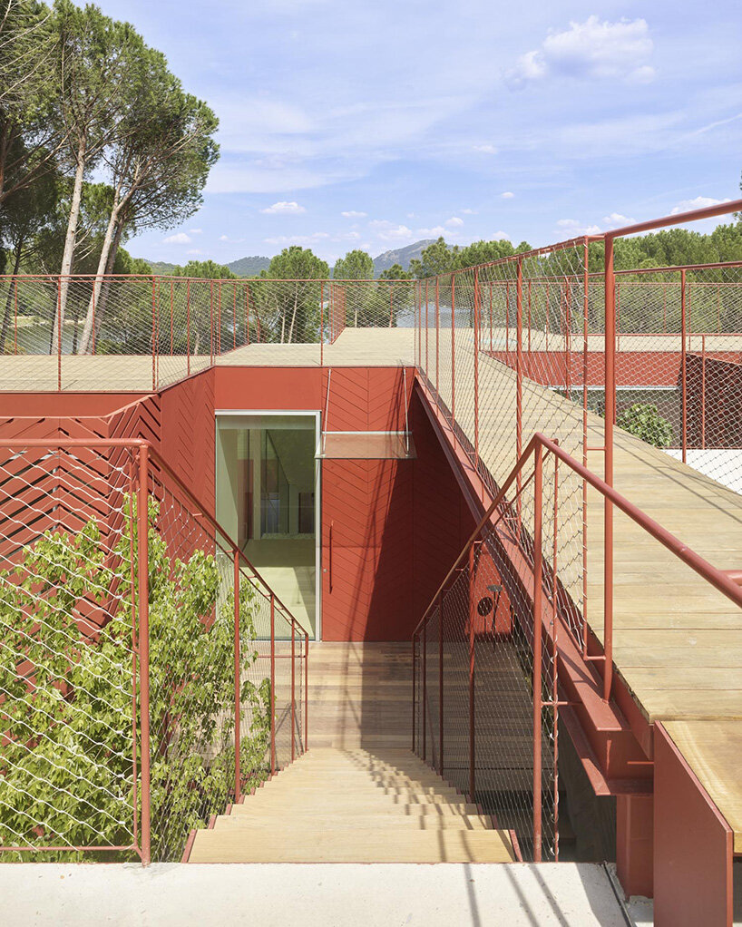 estudio entresitio casa roja