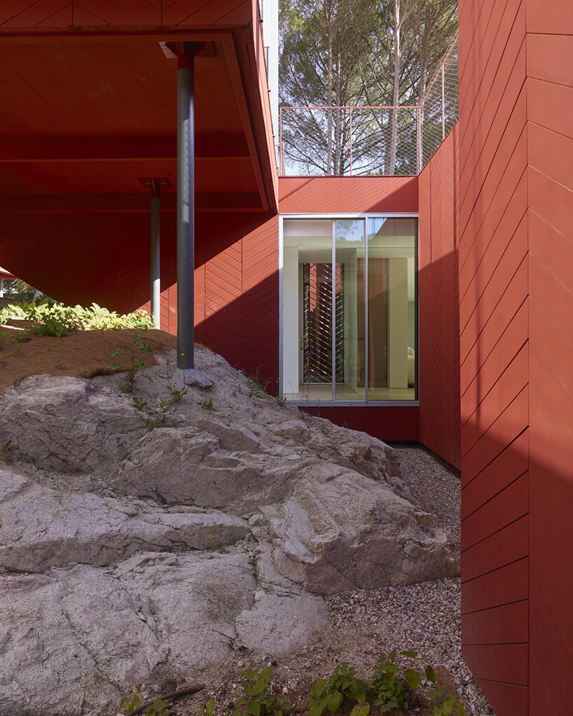 estudio entresitio casa roja