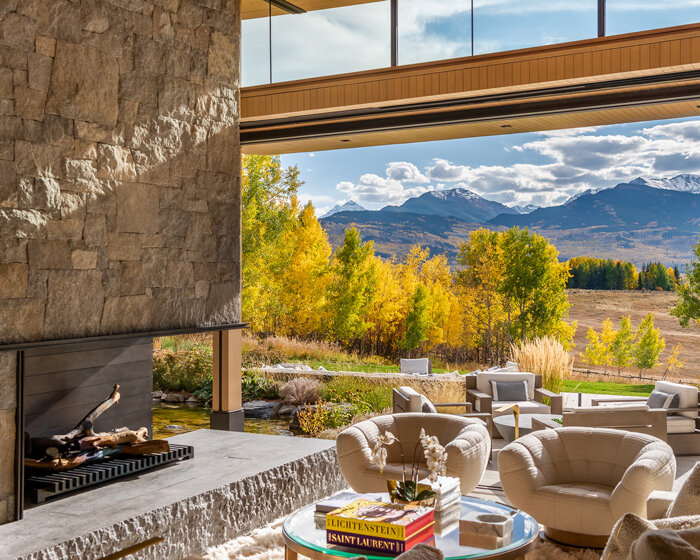 elk range overlook: CCY architects' modern mountain home emerges from aspen grove