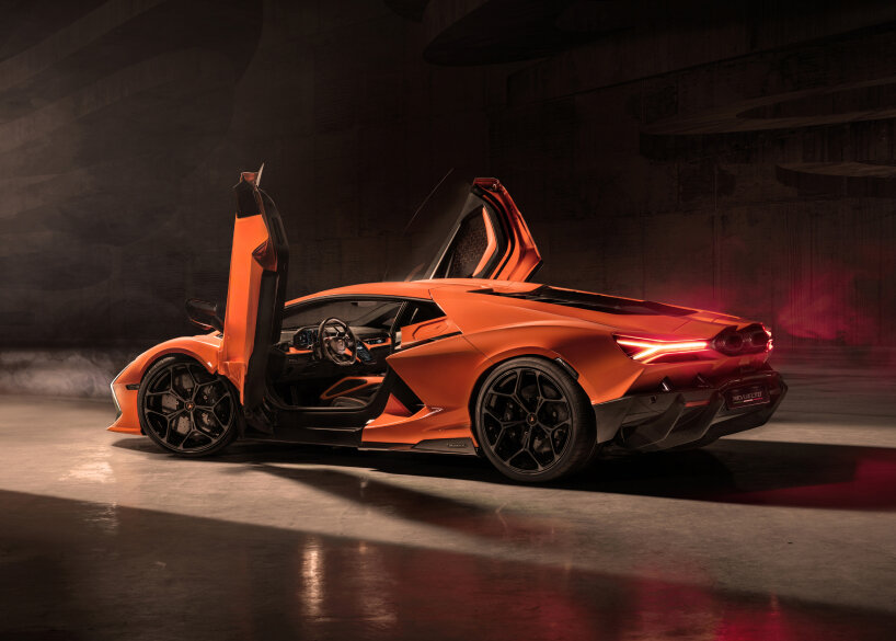 lamborghini revuelto