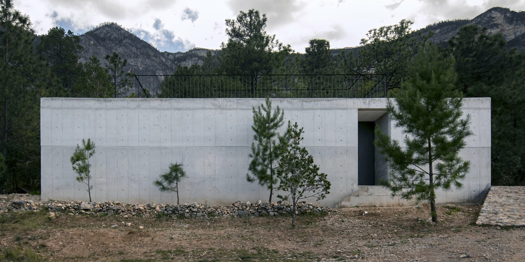 mirador-house-S-AR-mexico-designboom-1800-3