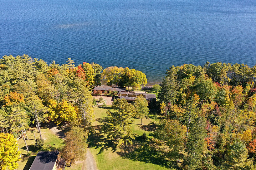philip johnson's early modernist lake house is now on sale in willsboro, new york