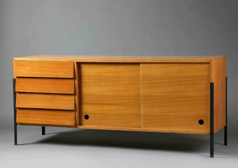Boris Babi & Mario Antonini, Sideboard, Gusseisen, Eschenholz, Herstellung: DIP Novoselec, Kroatien, Jugoslawien, 1957–61, © Museum für Kunsthandwerk, Zagreb