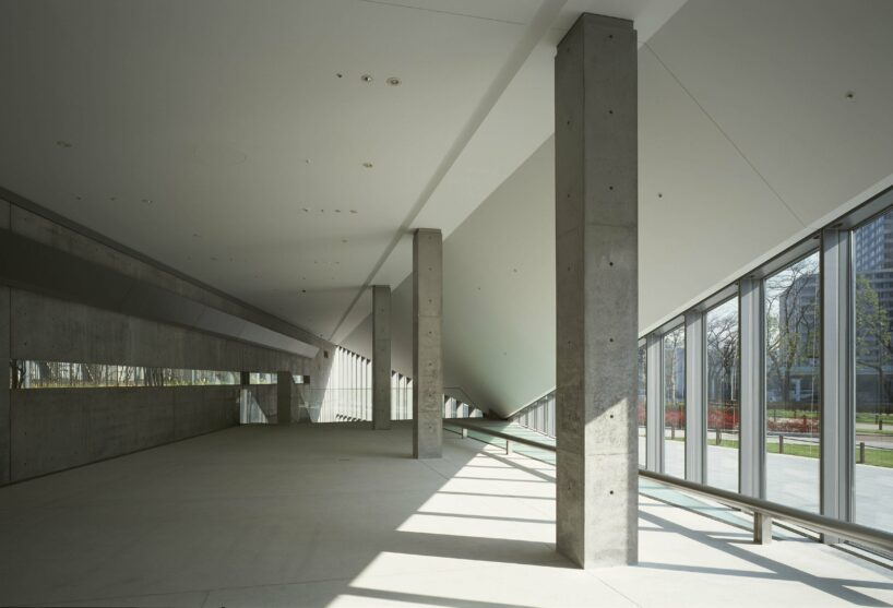 21_21 DESIGN SIGHT | image © Mitsuo Matsuoka, courtesy Tadao Ando Architect & Associates