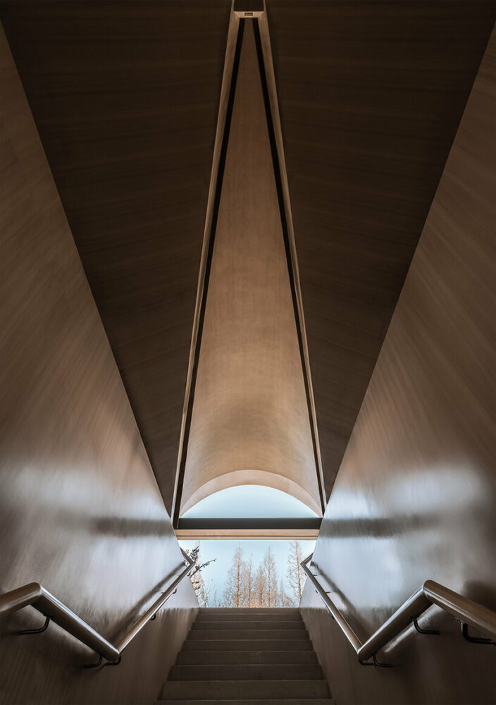 stairway leading to the upper floor | image © In Between