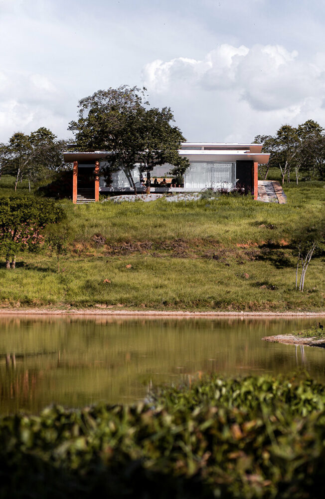 nestled in rural brazil, ‘casa café’ recalls the earthy and aromatic essence of coffee