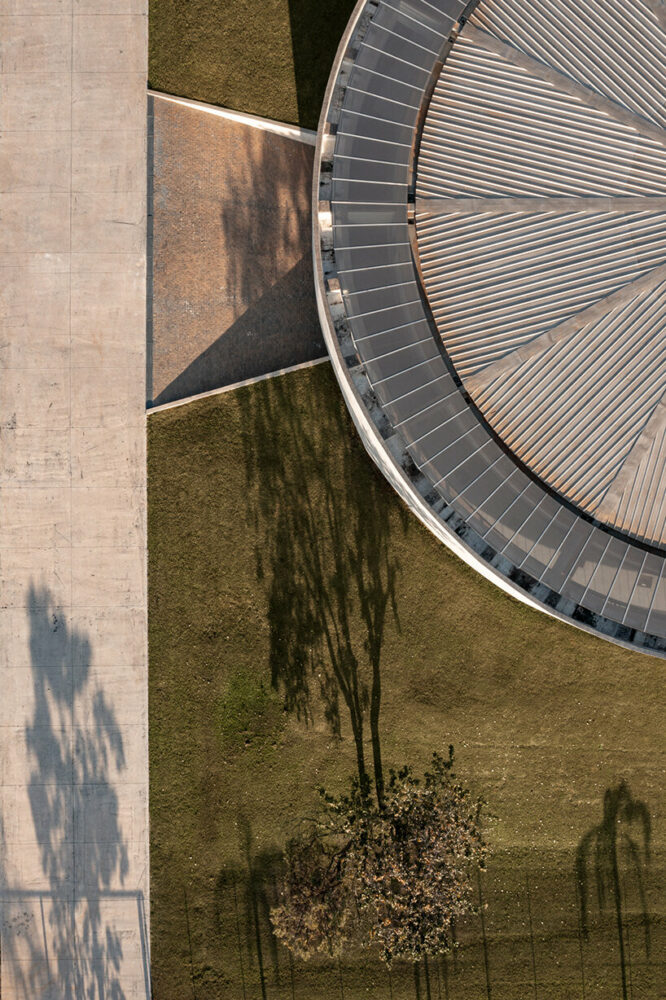 ARQBR’s strikingly modernist concrete church is an ode to the endless brazilian horizon