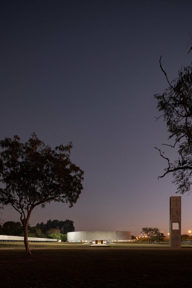 ARQBR’s strikingly modernist concrete church is an ode to the endless brazilian horizon