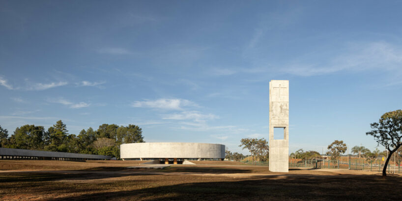 ARQBR’s strikingly modernist concrete church is an ode to the endless brazilian horizon