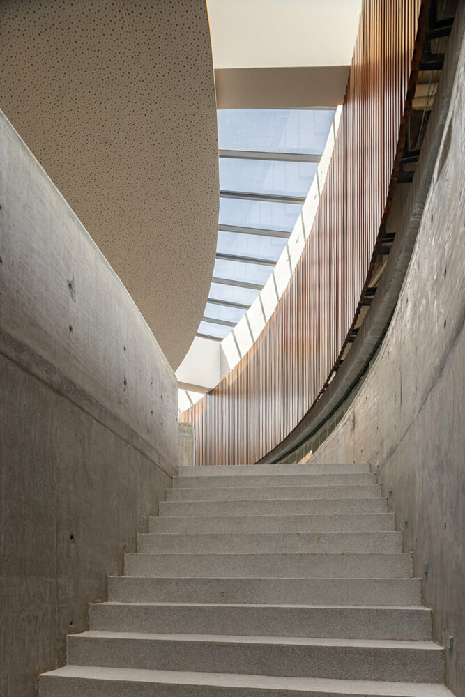 ARQBR’s strikingly modernist concrete church is an ode to the endless brazilian horizon