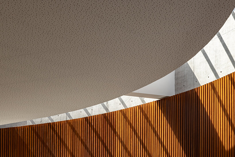 ARQBR’s strikingly modernist concrete church is an ode to the endless brazilian horizon