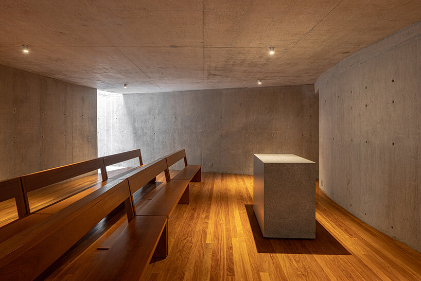 ARQBR’s strikingly modernist concrete church is an ode to the endless brazilian horizon