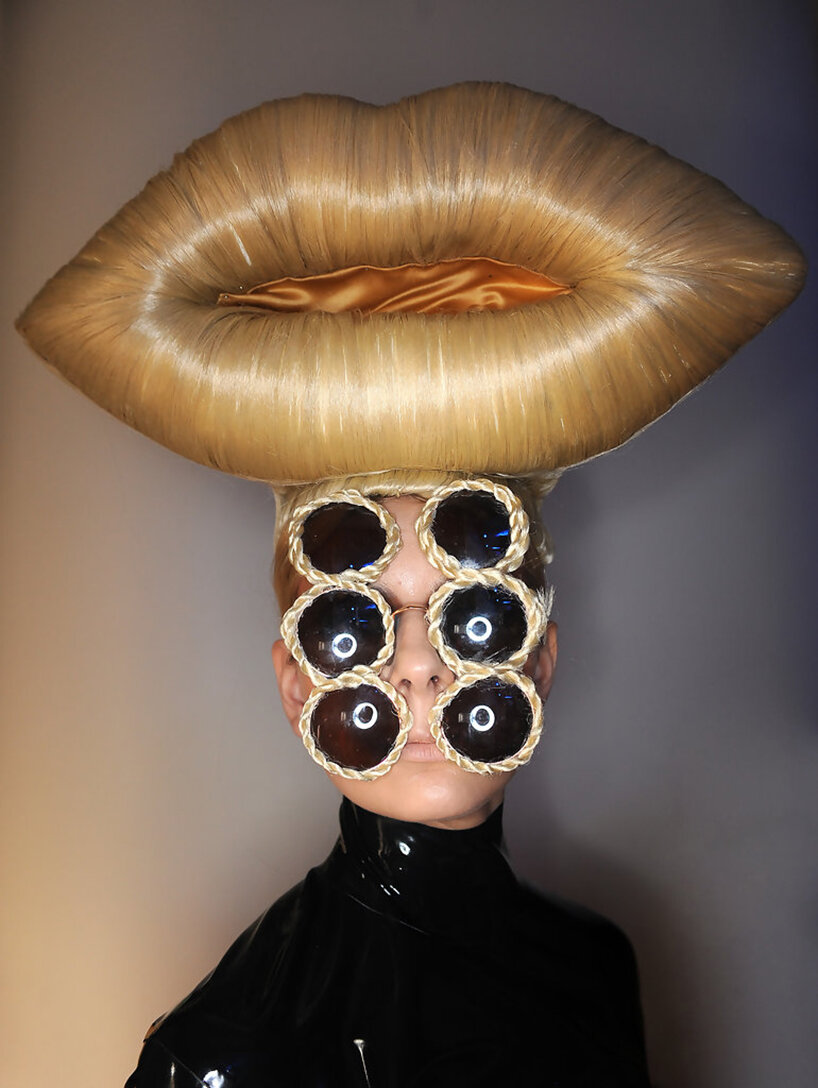 des cheveux et des poils designboom 