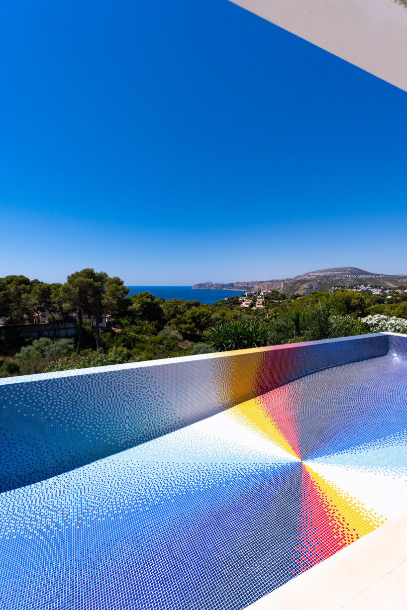 felipe pantone pool mosaic