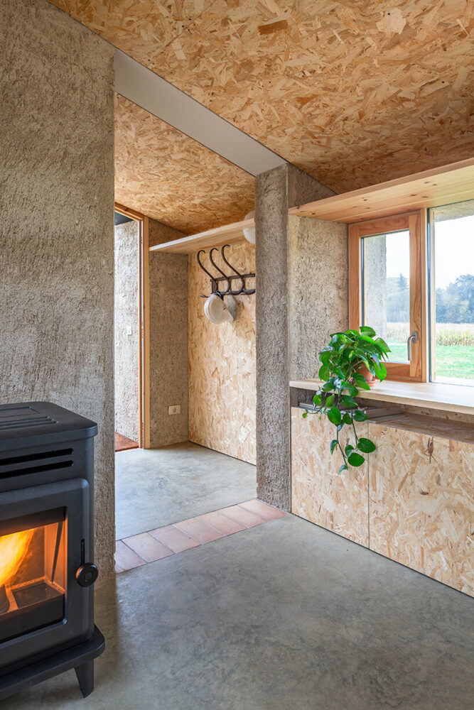 from chicken coop to workspace: renovation in catalonia by arnau estudi d’arquitectura