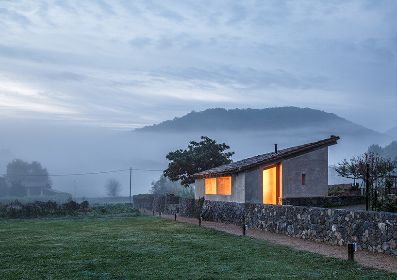 arnau estudi chicken coop