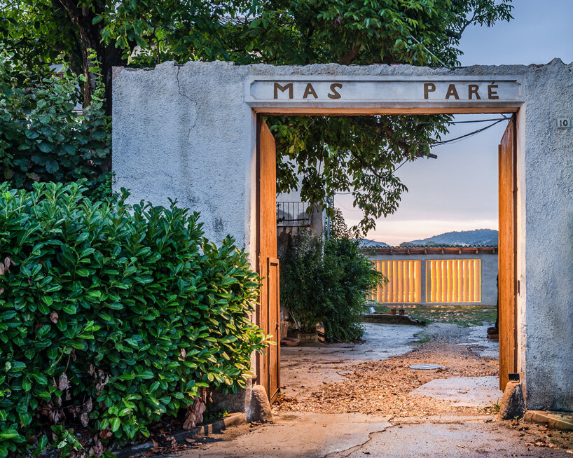 arnau estudi chicken coop