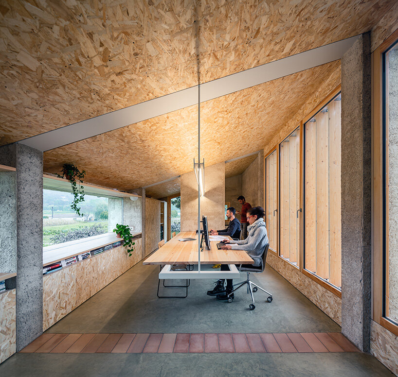 arnau estudi chicken coop