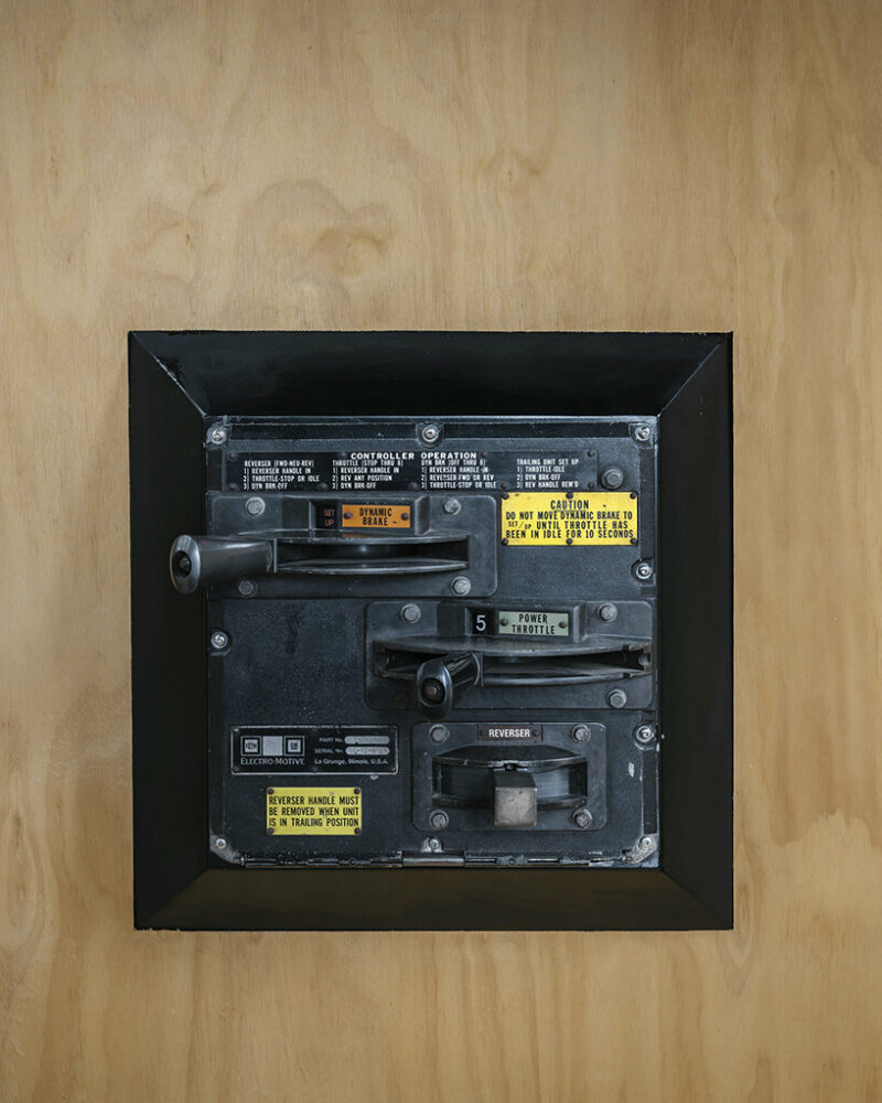 olson kundig architects’ mobile ‘maxon studio’ rolls into the forest on railroad tracks