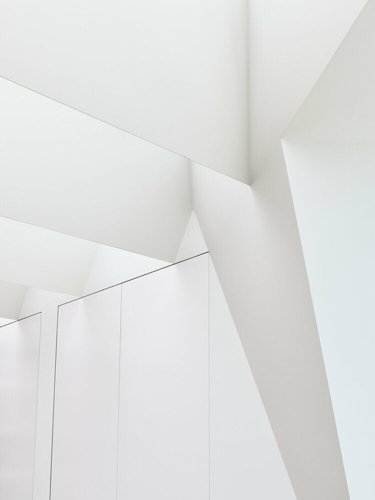 clean gestures take over the design