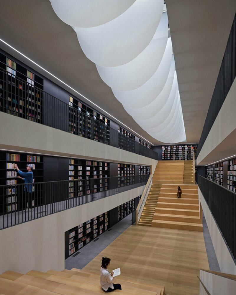 image © Jonathan Leijonhufvud