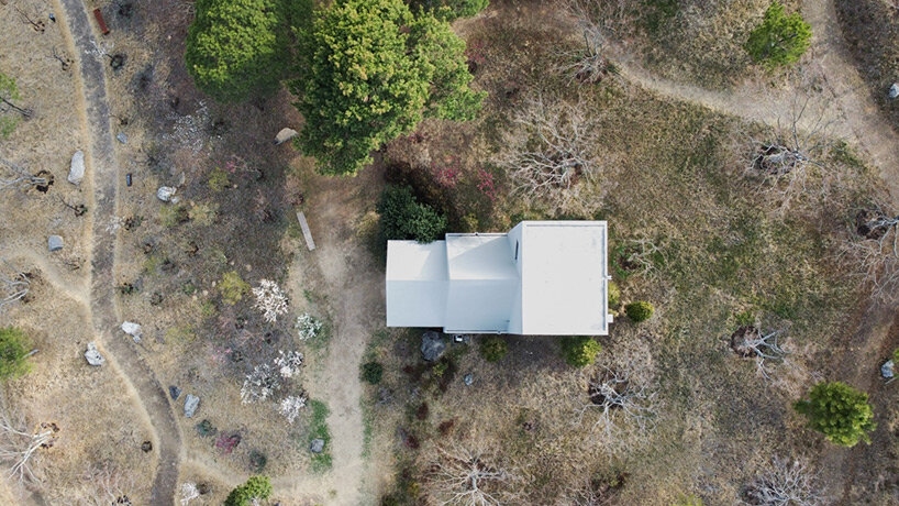 discover álvaro siza’s concrete pavilions in south korea through william mulvihill’s lens