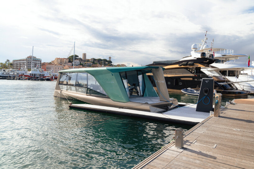 BMW premieres THE ICON, a battery-powered electric watercraft elevated by hydrofoils