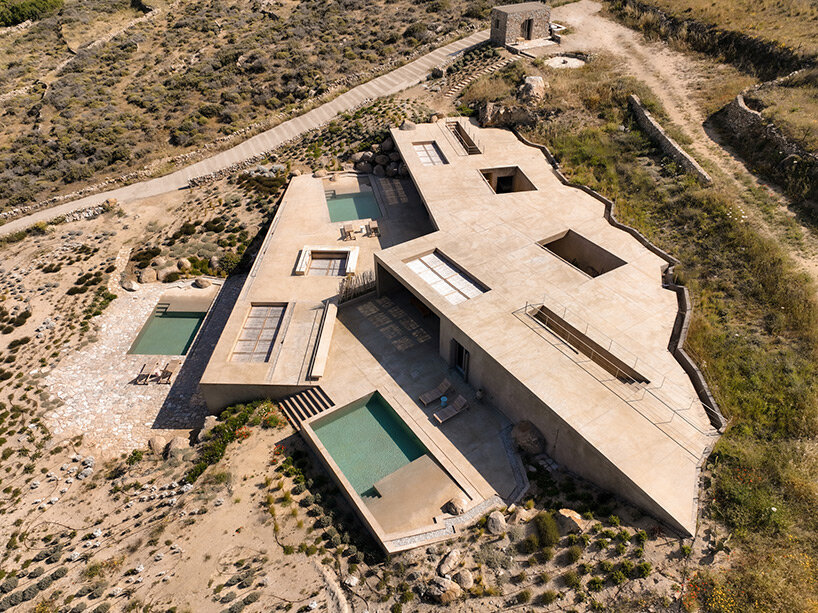 mold architects homa vagia