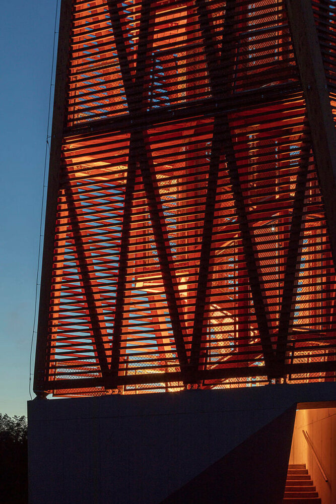 image by Tamás Bujnovszky