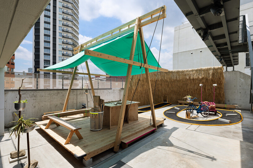 politics of living by dot architects spawns small autonomous spaces at TOTO GALLERY･MA 