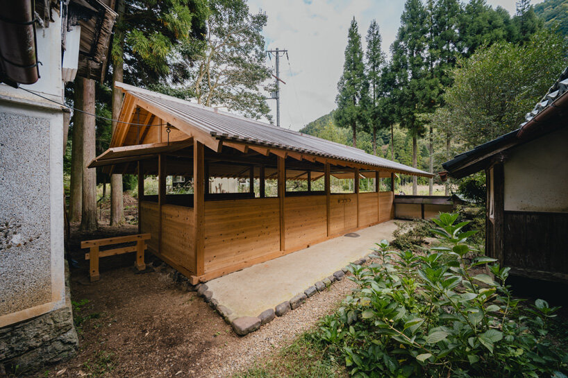 locally sourced wood and traditional japanese joinery shape 2m26's horse stable in kyoto