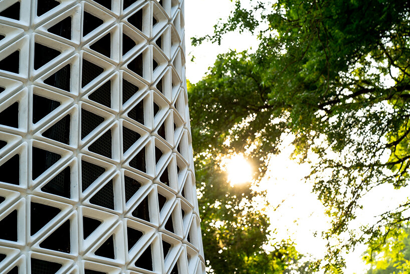 studio symbosis’ aerodynamic + multidirectional air purification tower emerges in new delhi