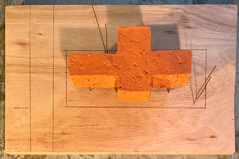 brick model of the cross-plan layout