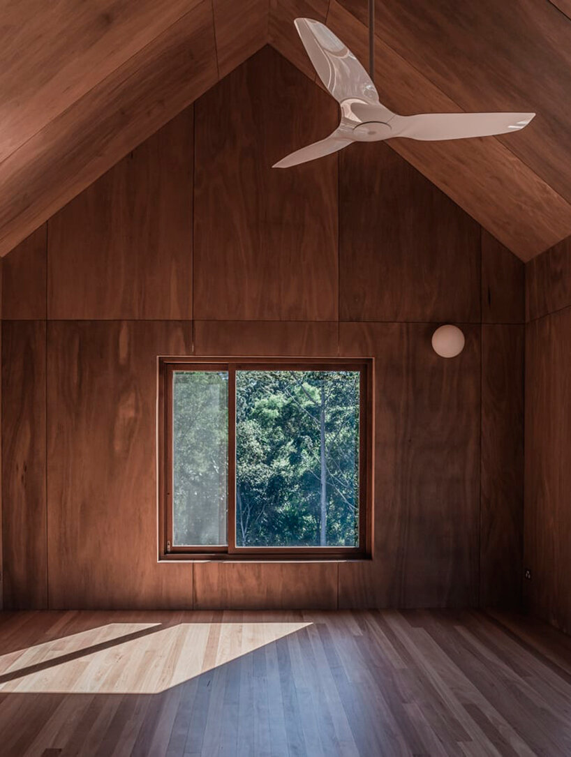 sealand architects' australis takes after noosa's traditional homes