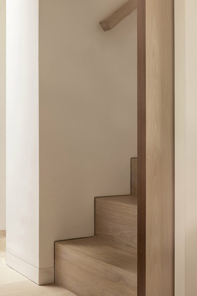 ampuero yutronic strips back victorian house to create bright + spacious dwelling in london