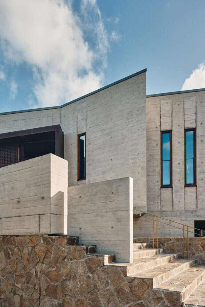 climate-resilient great barrier reef house by JDA takes cues from surrounding marine life