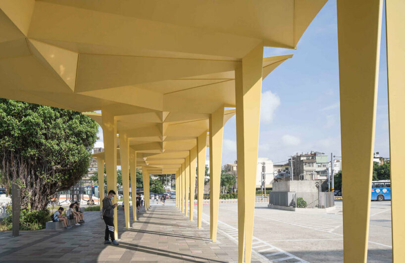 Pavilion for Hsinchu Bus Station Plaza, Hsinchu, Taiwan ©YuChen Chao Photography