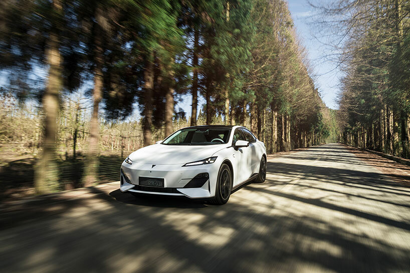 deepal changan SL03 goes full-electric with battery, hydrogen-fuel or hybrid drives