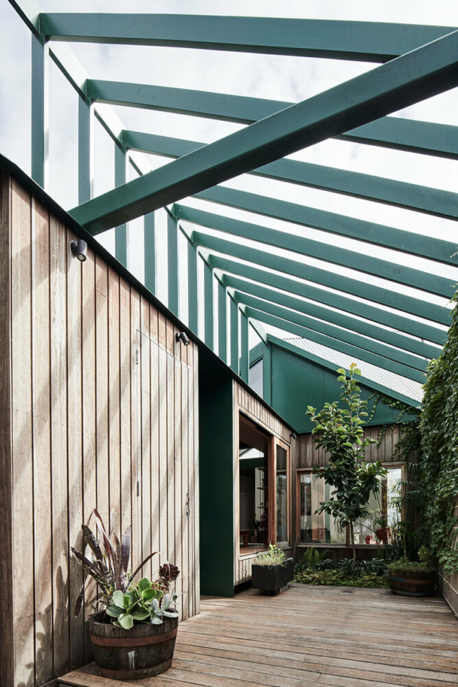 FIGR architecture studio dubs its newest melbourne dwelling ‘hot top peak’