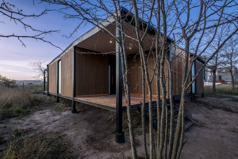 small house in argentina’s grasslands integrates temperature and climate self-regulation