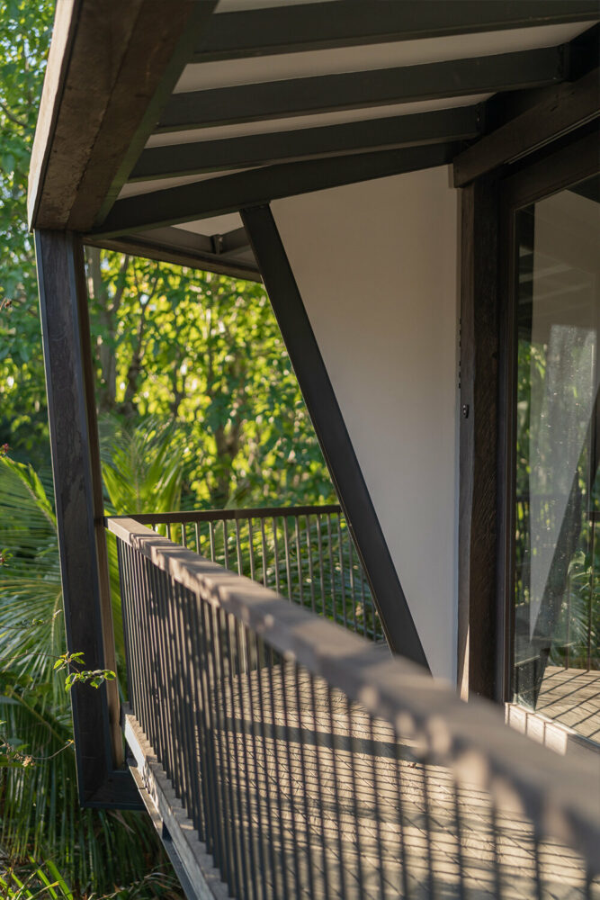 stilt studios embeds nature-infused treehouse restaurant within bali’s lush oasis