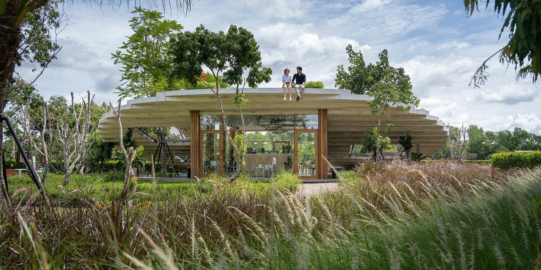 the-pomelo-amphawa-thailand-designboom-1800-2
