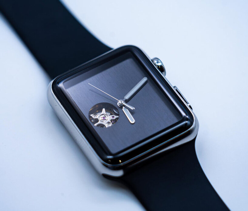 video: turning e-waste apple watch into a mechanical timepiece 